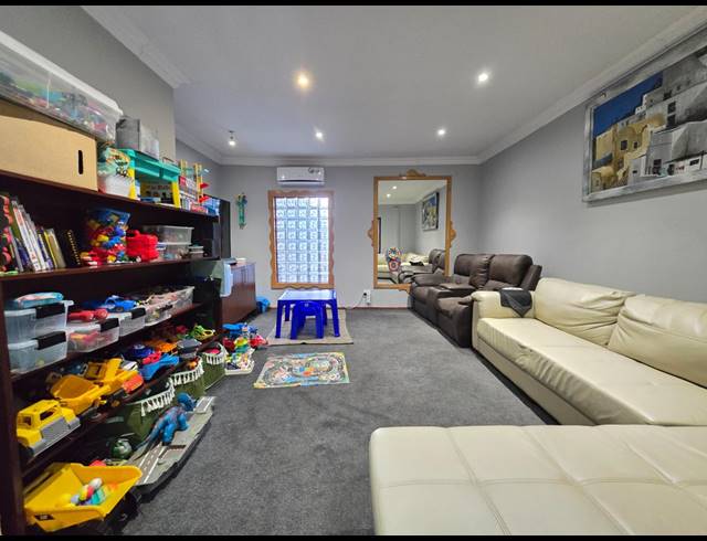 8 BEDROOM HOUSE FOR SALE IN BASSONIA